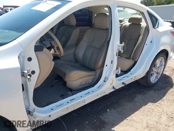 ✅ 2013 Nissan Altima SL • VIN: 1N4BL3AP3DC237539 • Лот: 42541516. Опубликован ранее на IAAI с пробегом 149 053 миль. Бесплатный доступ к архиву аукционных продаж из США и подробный отчёт об истории автомобиля на DreamBid. Изображение 6.