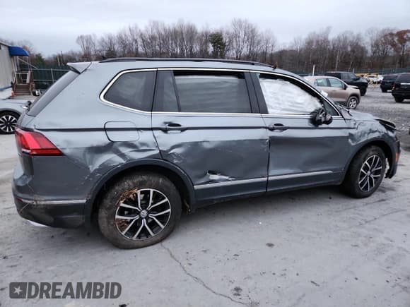 ✅ 2021 Volkswagen Tiguan SE • VIN: 3VV2B7AX7MM096785 • Lot: 92508515. Wystawiony na Copart z przebiegiem 105 704 mil. Bezpłatny archiwum sprzedaży aukcyjnych z USA i szczegółowy raport historii pojazdu na DreamBid. Zdjęcie 3.