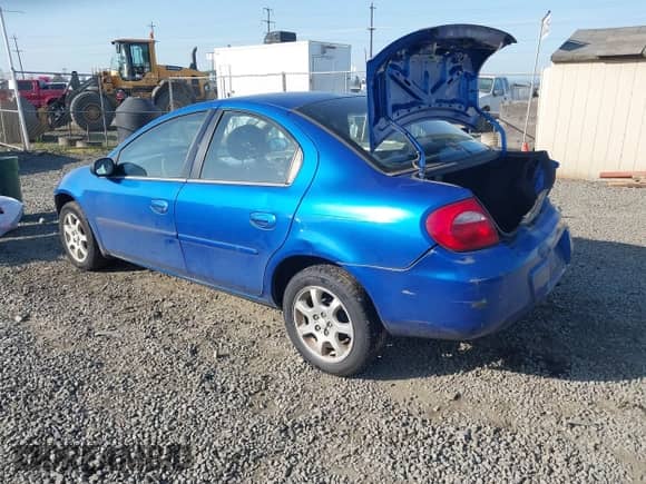 2005 Dodge Neon SXT z VIN 1B3ES56C65D211428, wystawiony jako IAAI lot #42163418 z przebiegiem 153 589 mil mil oraz . Historia ofert i sprzedaży dostępna na DreamBid. Obrazek 3.