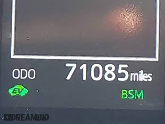 2021 Toyota Camry Hybrid SE z VIN 4T1G31AKXMU562641, wystawiony jako IAAI lot #42415712 z przebiegiem 71 085 mil mil oraz . Historia ofert i sprzedaży dostępna na DreamBid. Obrazek 15.