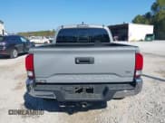 ✅ 2020 Toyota Tacoma SR5 • VIN: 3TMAZ5CN7LM133158 • Лот: 43695924. Опубликован ранее на IAAI с пробегом 88 415 миль. Бесплатный доступ к архиву аукционных продаж из США и подробный отчёт об истории автомобиля на DreamBid. Изображение 16.