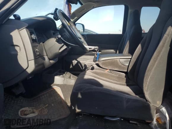 ✅ 2002 Dodge Dakota SLT • VIN: 1B7GL42X82S538802 • Lot: 58027844. Wystawiony na Copart z przebiegiem 121 254 mil. Bezpłatny archiwum sprzedaży aukcyjnych z USA i szczegółowy raport historii pojazdu na DreamBid. Zdjęcie 7.