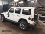 ✅ 2022 Jeep Wrangler Unlimited Sahara • VIN: 1C4HJXEG1NW259602 • Lot: 41429526. Wystawiony na IAAI z przebiegiem 31 762 mil. Bezpłatny archiwum sprzedaży aukcyjnych z USA i szczegółowy raport historii pojazdu na DreamBid. Zdjęcie 3.