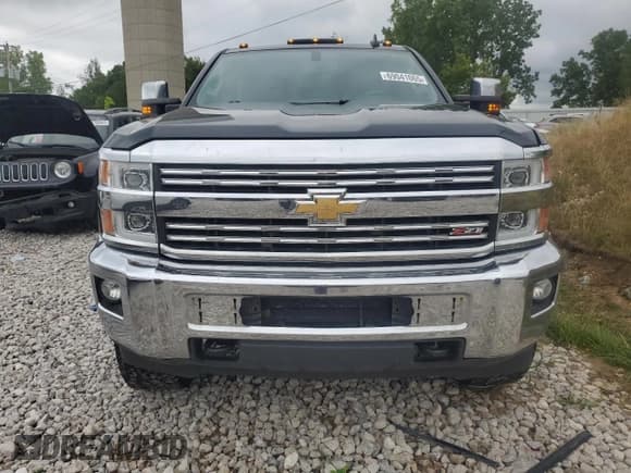 ✅ 2015 Chevrolet Silverado 2500HD LT • VIN: 1GC2KVEG3FZ509655 • Lot: 69041065. Wystawiony na Copart z przebiegiem 184 269 mil. Bezpłatny archiwum sprzedaży aukcyjnych z USA i szczegółowy raport historii pojazdu na DreamBid. Zdjęcie 5.
