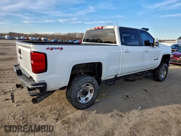 ✅ 2016 Chevrolet Silverado 2500HD LT • VIN: 1GC1KVE85GF180898 • Лот: 95756515. Опубликован ранее на Copart с пробегом Не указан. Бесплатный доступ к архиву аукционных продаж из США и подробный отчёт об истории автомобиля на DreamBid. Изображение 3.