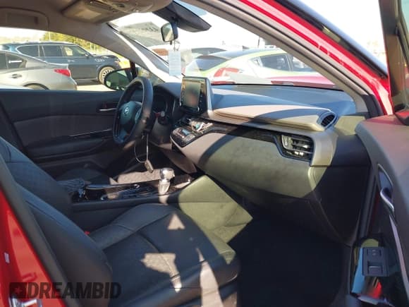 ✅ 2020 Toyota C-HR Limited • VIN: JTNKHMBX4L1085485 • Лот: 43299937. Опубликован ранее на IAAI с пробегом 54 779 миль. Бесплатный доступ к архиву аукционных продаж из США и подробный отчёт об истории автомобиля на DreamBid. Изображение 5.