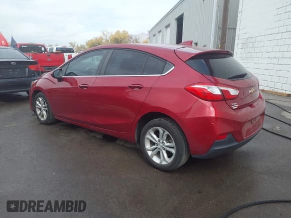 ✅ 2019 Chevrolet Cruze LT • VIN: 3G1BE6SM7KS574192 • Lot: 43567229. Listed on IAAI with 81,340 mi. Free auction sales archive from the USA and detailed vehicle history report at DreamBid. Image 3.