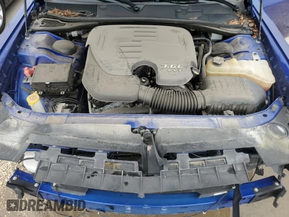 ✅ 2019 Dodge Challenger SXT • VIN: 2C3CDZAG9KH587495 • Lot: 70229024. Wystawiony na Copart z przebiegiem 23 674 mil. Bezpłatny archiwum sprzedaży aukcyjnych z USA i szczegółowy raport historii pojazdu na DreamBid. Zdjęcie 11.