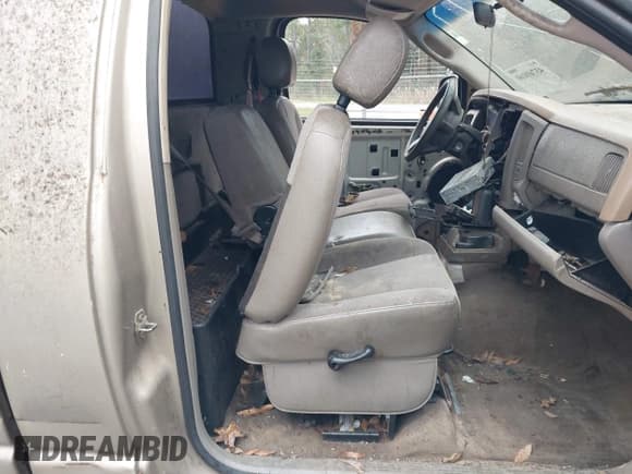 ✅ 2004 Dodge RAM • VIN: 3D7KA26D84G109051 • Lot: 43769160. Listed on IAAI with Not provided. Free auction sales archive from the USA and detailed vehicle history report at DreamBid. Image 5.