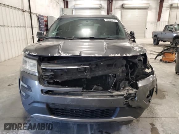 ✅ 2017 Ford Explorer XLT • VIN: 1FM5K8D85HGB38923 • Lot: 92120275. Wystawiony na Copart z przebiegiem 152 518 mil. Bezpłatny archiwum sprzedaży aukcyjnych z USA i szczegółowy raport historii pojazdu na DreamBid. Zdjęcie 5.