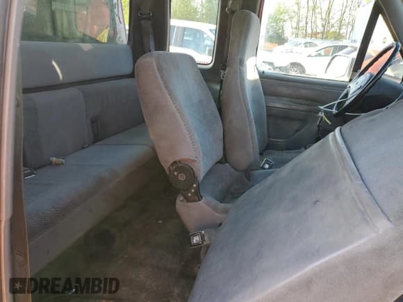 ✅ 1995 Ford F-250 • VIN: 1FTHX26F0SKB19244 • Лот: 54568965. Опубликован ранее на Copart с пробегом Не указан. Бесплатный доступ к архиву аукционных продаж из США и подробный отчёт об истории автомобиля на DreamBid. Изображение 10.