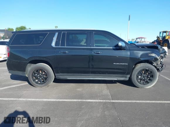✅ 2022 Chevrolet Suburban Premier • VIN: 1GNSKFKD1NR223325 • Lot: 40848831. Wystawiony na IAAI z przebiegiem 52 798 mil. Bezpłatny archiwum sprzedaży aukcyjnych z USA i szczegółowy raport historii pojazdu na DreamBid. Zdjęcie 13.