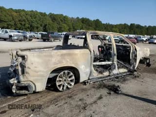 ✅ 2020 Chevrolet Silverado 1500 LTZ • VIN: 3GCUYGED3LG377548 • Lot: 75995854. Wystawiony na Copart z przebiegiem Nie podano. Bezpłatny archiwum sprzedaży aukcyjnych z USA i szczegółowy raport historii pojazdu na DreamBid. Zdjęcie 3.