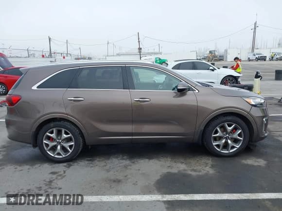 ✅ 2019 Kia Sorento SX • VIN: 5XYPK4A58KG502276 • Lot: 43655670. Wystawiony na IAAI z przebiegiem 44 574 mil. Bezpłatny archiwum sprzedaży aukcyjnych z USA i szczegółowy raport historii pojazdu na DreamBid. Zdjęcie 13.