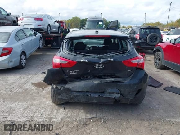 ✅ 2016 Hyundai Elantra • VIN: KMHD35LH5GU287065 • Lot: 43445732. Listed on IAAI with 89,801 mi. Free auction sales archive from the USA and detailed vehicle history report at DreamBid. Image 17.