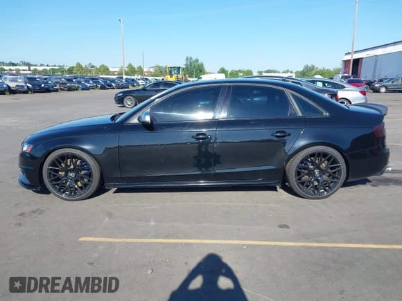 ✅ 2011 Audi S4 Premium • VIN: WAUFGCFL4BA090627 • Lot: 42420984. Listed on IAAI with 92,519 mi. Free auction sales archive from the USA and detailed vehicle history report at DreamBid. Image 15.