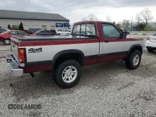 1995 Dodge Dakota z VIN 1B7GG26X9SS136886, wystawiony jako Copart lot #53092415 z przebiegiem 206 891 mil mil oraz Nie do naprawy • Non repairable. Historia ofert i sprzedaży dostępna na DreamBid. Obrazek 3.