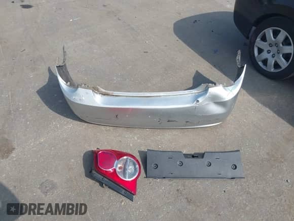 ✅ 2015 Chevrolet Sonic LTZ • VIN: 1G1JE5SB5F4208001 • Лот: 43265980. Размещён на IAAI с пробегом 112 924 миль миль. Получите бесплатный доступ к архиву аукционных продаж из США и посмотрите подробный отчёт об истории автомобиля на DreamBid. Изображение 12.