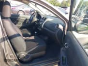 ✅ 2013 Nissan Versa S Plus • VIN: 3N1CN7AP8DL852840 • Lot: 42587405. Wystawiony na IAAI z przebiegiem 190 633 mil. Bezpłatny archiwum sprzedaży aukcyjnych z USA i szczegółowy raport historii pojazdu na DreamBid. Zdjęcie 5.