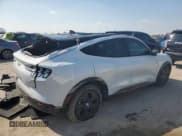 ✅ 2022 Ford Mustang Mach-E California Route 1 • VIN: 3FMTK2R70NMA04066 • Лот: 69212354. Опубликован ранее на Copart с пробегом 37 928 миль. Бесплатный доступ к архиву аукционных продаж из США и подробный отчёт об истории автомобиля на DreamBid. Изображение 3.