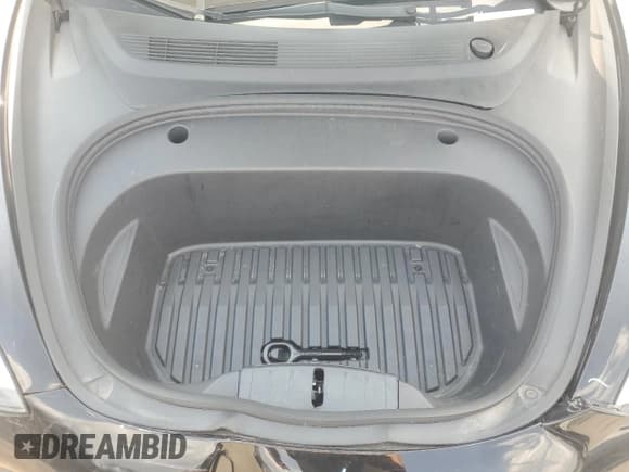 ✅ 2022 Tesla Model 3 Long Range • VIN: 5YJ3E1EB4NF190425 • Lot: 64841925. Wystawiony na Copart z przebiegiem 142 316 mil. Bezpłatny archiwum sprzedaży aukcyjnych z USA i szczegółowy raport historii pojazdu na DreamBid. Zdjęcie 11.