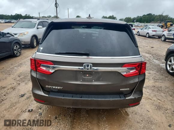 ✅ 2020 Honda Odyssey Touring • VIN: 5FNRL6H80LB040158 • Lot: 68511075. Listed on Copart with 111,416 mi. Free auction sales archive from the USA and detailed vehicle history report at DreamBid. Image 6.