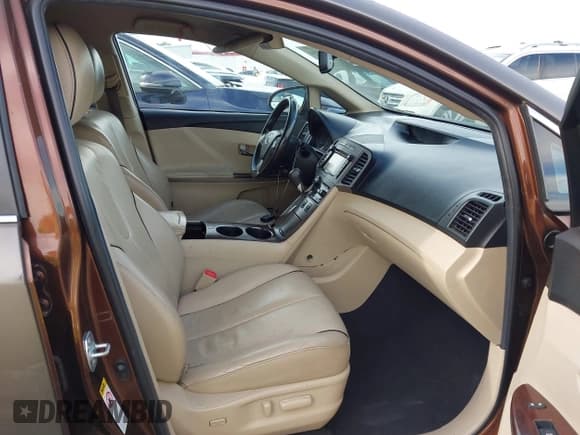 ✅ 2013 Toyota Venza Limited • VIN: 4T3ZK3BB0DU057138 • Lot: 43657294. Listed on IAAI with 201,558 mi. Free auction sales archive from the USA and detailed vehicle history report at DreamBid. Image 5.