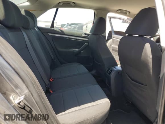 ✅ 2010 Volkswagen Jetta S • VIN: 3VWJZ7AJ3AM041700 • Lot: 61203965. Wystawiony na Copart z przebiegiem 154 595 mil. Bezpłatny archiwum sprzedaży aukcyjnych z USA i szczegółowy raport historii pojazdu na DreamBid. Zdjęcie 10.