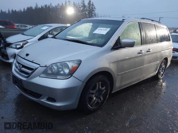 ✅ 2005 Honda Odyssey EX-L • VIN: 5FNRL38785B016084 • Lot: 43863106. Wystawiony na IAAI z przebiegiem 282 390 mil. Bezpłatny archiwum sprzedaży aukcyjnych z USA i szczegółowy raport historii pojazdu na DreamBid. Zdjęcie 2.