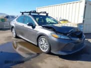 ✅ 2018 Toyota Camry XSE • VIN: 4T1BZ1HK5JU007929 • Lot: 43605727. Wystawiony na IAAI z przebiegiem 102 661 mil. Bezpłatny archiwum sprzedaży aukcyjnych z USA i szczegółowy raport historii pojazdu na DreamBid. Zdjęcie 1.
