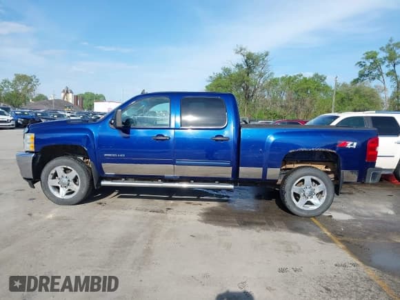 ✅ 2013 Chevrolet Silverado 2500HD LT • VIN: 1GC1KXCG1DF130999 • Lot: 42080914. Listed on IAAI with 366,141 mi. Free auction sales archive from the USA and detailed vehicle history report at DreamBid. Image 15.
