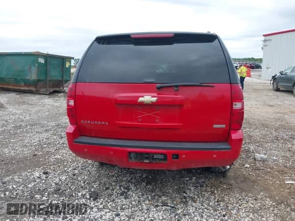 2009 Chevrolet Suburban 2LT z VIN 1GNFK26399R186073, wystawiony jako IAAI lot #42273137 z przebiegiem 175 597 mil mil oraz . Historia ofert i sprzedaży dostępna na DreamBid. Obrazek 16.