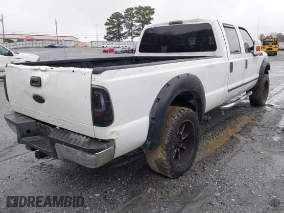 ✅ 2011 Ford F-250 Lariat • VIN: 1FT7W2B63BEC24430 • Lot: 43849374. Wystawiony na IAAI z przebiegiem 289 502 mil. Bezpłatny archiwum sprzedaży aukcyjnych z USA i szczegółowy raport historii pojazdu na DreamBid. Zdjęcie 4.