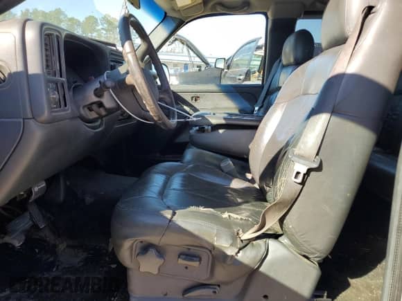 2001 Chevrolet Silverado 1500 LT z VIN 2GCEC19T911299476, wystawiony jako Copart lot #87938605 z przebiegiem Nie podano mil oraz Szkoda całkowita • Salvage title. Historia ofert i sprzedaży dostępna na DreamBid. Obrazek 7.