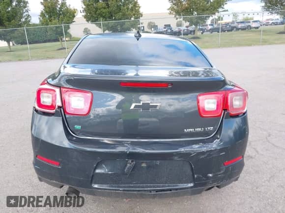 2016 Chevrolet Malibu LTZ z VIN 1G11E5SA4GU105094, wystawiony jako IAAI lot #43108630 z przebiegiem 105 242 mil mil oraz . Historia ofert i sprzedaży dostępna na DreamBid. Obrazek 16.