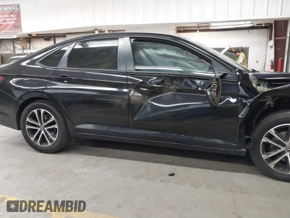 ✅ 2022 Volkswagen Jetta Sport • VIN: 3VWBM7BU9NM006080 • Lot: 42433645. Listed on IAAI with Not provided. Free auction sales archive from the USA and detailed vehicle history report at DreamBid. Image 12.