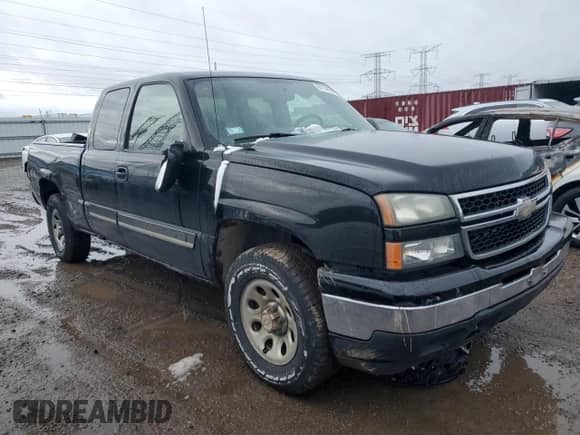 2006 Chevrolet Silverado 1500 LS z VIN 1GCEK19V76Z205081, wystawiony jako Copart lot #81746094 z przebiegiem 112 969 mil mil oraz Czysty tytuł • Clean title. Historia ofert i sprzedaży dostępna na DreamBid. Obrazek 4.