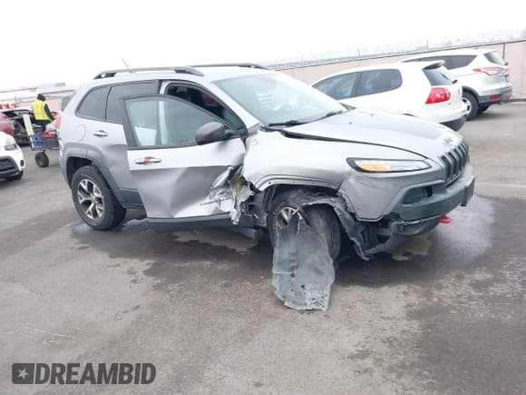 ✅ 2014 Jeep Cherokee Trailhawk • VIN: 1C4PJMBS3EW256042 • Lot: 41806927. Wystawiony na IAAI z przebiegiem 100 840 mil. Bezpłatny archiwum sprzedaży aukcyjnych z USA i szczegółowy raport historii pojazdu na DreamBid. Zdjęcie 1.