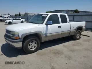2000 Chevrolet Silverado 1500 LS z VIN 1GCEK19T4YE193674, wystawiony jako Copart lot #64790105 z przebiegiem 209 396 mil mil oraz Szkoda całkowita • Salvage title. Historia ofert i sprzedaży dostępna na DreamBid. Obrazek 1.