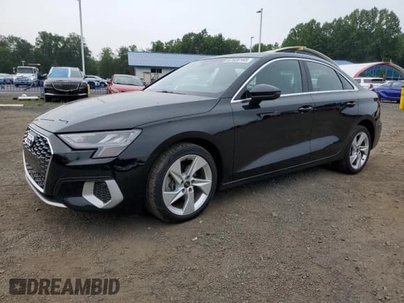 ✅ 2022 Audi A3 Premium • VIN: WAUAUDGY1NA037407 • Lot: 67620165. Wystawiony na Copart z przebiegiem 70 952 mil. Bezpłatny archiwum sprzedaży aukcyjnych z USA i szczegółowy raport historii pojazdu na DreamBid. Zdjęcie 1.
