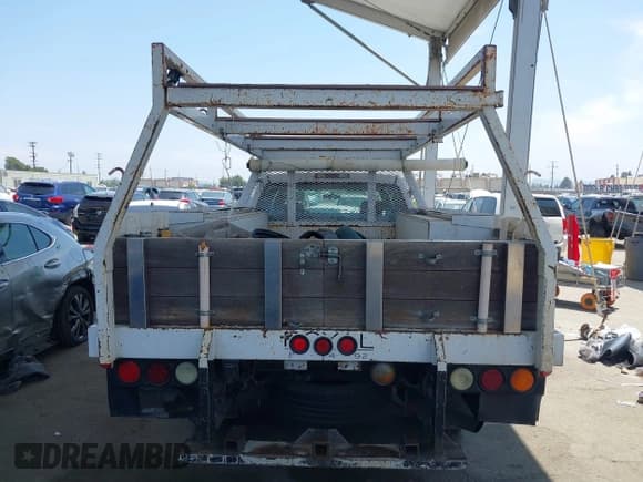 ✅ 2004 Chevrolet Silverado 1500 • VIN: 1GBHC23134F129481 • Лот: 42507585. Опубликован ранее на IAAI с пробегом 393 339 миль. Бесплатный доступ к архиву аукционных продаж из США и подробный отчёт об истории автомобиля на DreamBid. Изображение 16.