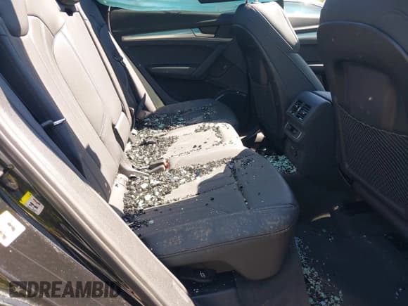 ✅ 2024 Audi Q5 S line Premium • VIN: WA1GAAFY7R2118282 • Лот: 42062269. Опубликован ранее на IAAI с пробегом 17 652 миль. Бесплатный доступ к архиву аукционных продаж из США и подробный отчёт об истории автомобиля на DreamBid. Изображение 8.