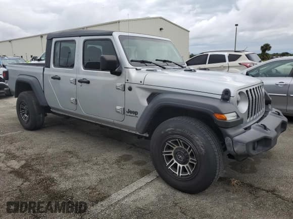 ✅ 2022 Jeep Gladiator Sport • VIN: 1C6HJTAG1NL110162 • Лот: 74131764. Опубликован ранее на Copart с пробегом Не указан. Бесплатный доступ к архиву аукционных продаж из США и подробный отчёт об истории автомобиля на DreamBid. Изображение 4.