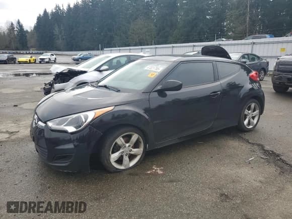 ✅ 2013 Hyundai Veloster w/Black Int • VIN: KMHTC6AD7DU141022 • Lot: 47321785. Wystawiony na Copart z przebiegiem 107 878 mil. Bezpłatny archiwum sprzedaży aukcyjnych z USA i szczegółowy raport historii pojazdu na DreamBid. Zdjęcie 1.