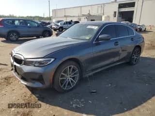 2019 BMW 3 Series 330i xDrive z VIN WBA5R7C57KAJ85315, wystawiony jako Copart lot #61534715 z przebiegiem 66 464 mil mil oraz Szkoda całkowita • Salvage title. Historia ofert i sprzedaży dostępna na DreamBid. Obrazek 1.