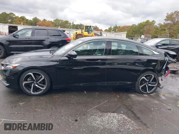 ✅ 2022 Honda Accord Sport • VIN: 1HGCV1F39NA098826 • Lot: 43495647. Wystawiony na IAAI z przebiegiem 18 990 mil. Bezpłatny archiwum sprzedaży aukcyjnych z USA i szczegółowy raport historii pojazdu na DreamBid. Zdjęcie 14.