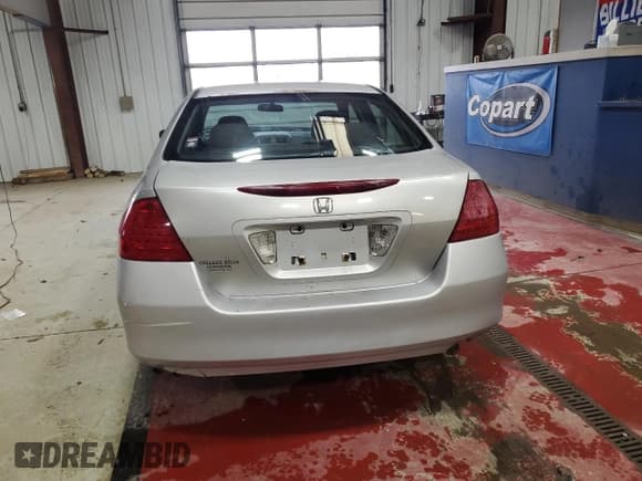 ✅ 2006 Honda Accord LX SE • VIN: 1HGCM55326A166493 • Лот: 53471055. Опубликован ранее на Copart с пробегом 259 786 миль. Бесплатный доступ к архиву аукционных продаж из США и подробный отчёт об истории автомобиля на DreamBid. Изображение 6.