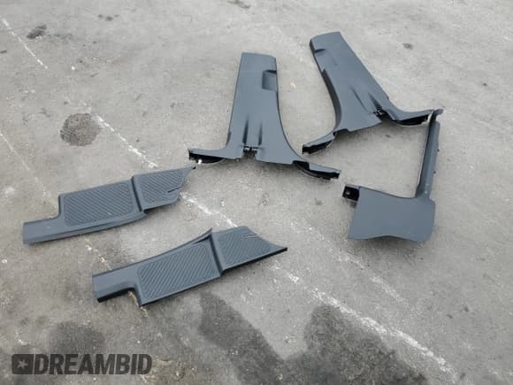 ✅ 2022 Ford Explorer ST-Line • VIN: 1FMSK7KH6NGB71246 • Lot: 91639755. Wystawiony na Copart z przebiegiem 47 436 mil. Bezpłatny archiwum sprzedaży aukcyjnych z USA i szczegółowy raport historii pojazdu na DreamBid. Zdjęcie 13.