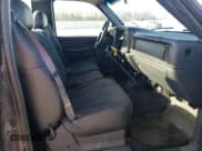 ✅ 1999 Chevrolet Silverado 1500 • VIN: 1GCEC14W0XZ150522 • Лот: 51239195. Опубликован ранее на Copart с пробегом 95 826 миль. Бесплатный доступ к архиву аукционных продаж из США и подробный отчёт об истории автомобиля на DreamBid. Изображение 10.