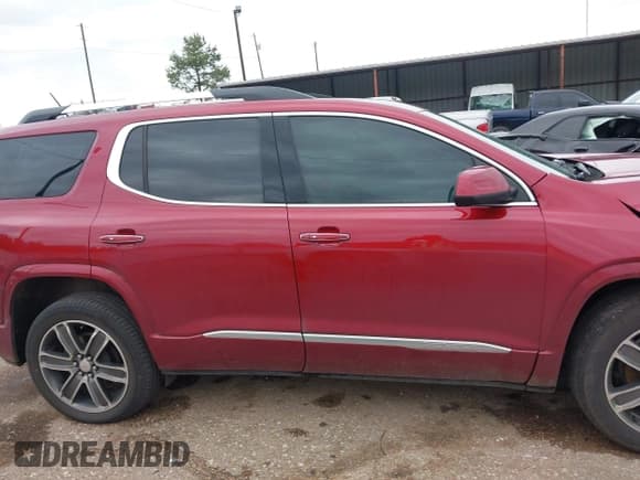 ✅ 2019 GMC Acadia Denali • VIN: 1GKKNPLS7KZ171315 • Lot: 42184124. Listed on IAAI with 160,011 mi. Free auction sales archive from the USA and detailed vehicle history report at DreamBid. Image 13.
